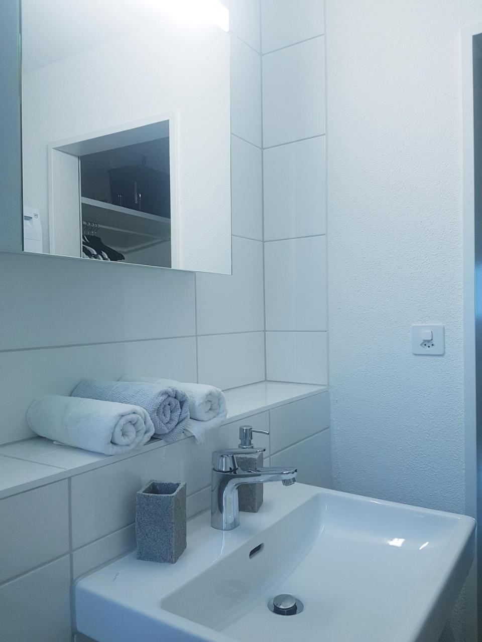 - Your Away From - With Washer, Dryer And Lots Of Space Zürich